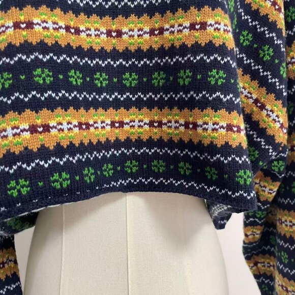 V-neck wool sweater - Picture 13 of 15